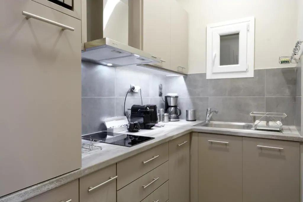 “Zeus”, Stylish Luxury Business Suite In The Heart Of Athens. Kültér fotó